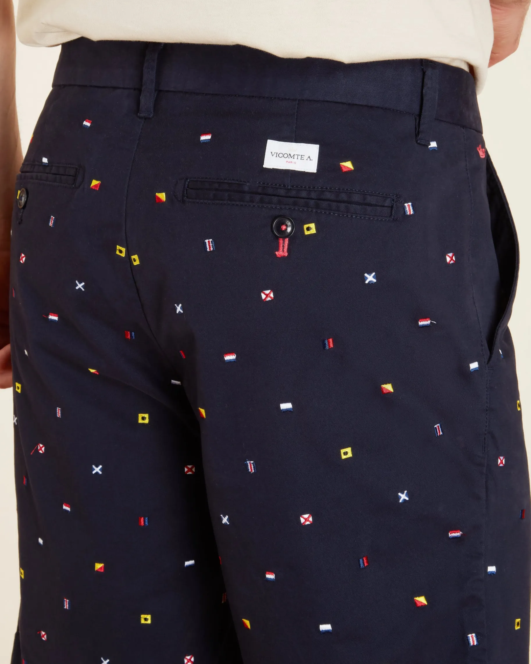 Homme Vicomte A Bermudas^Bermuda à broderies
