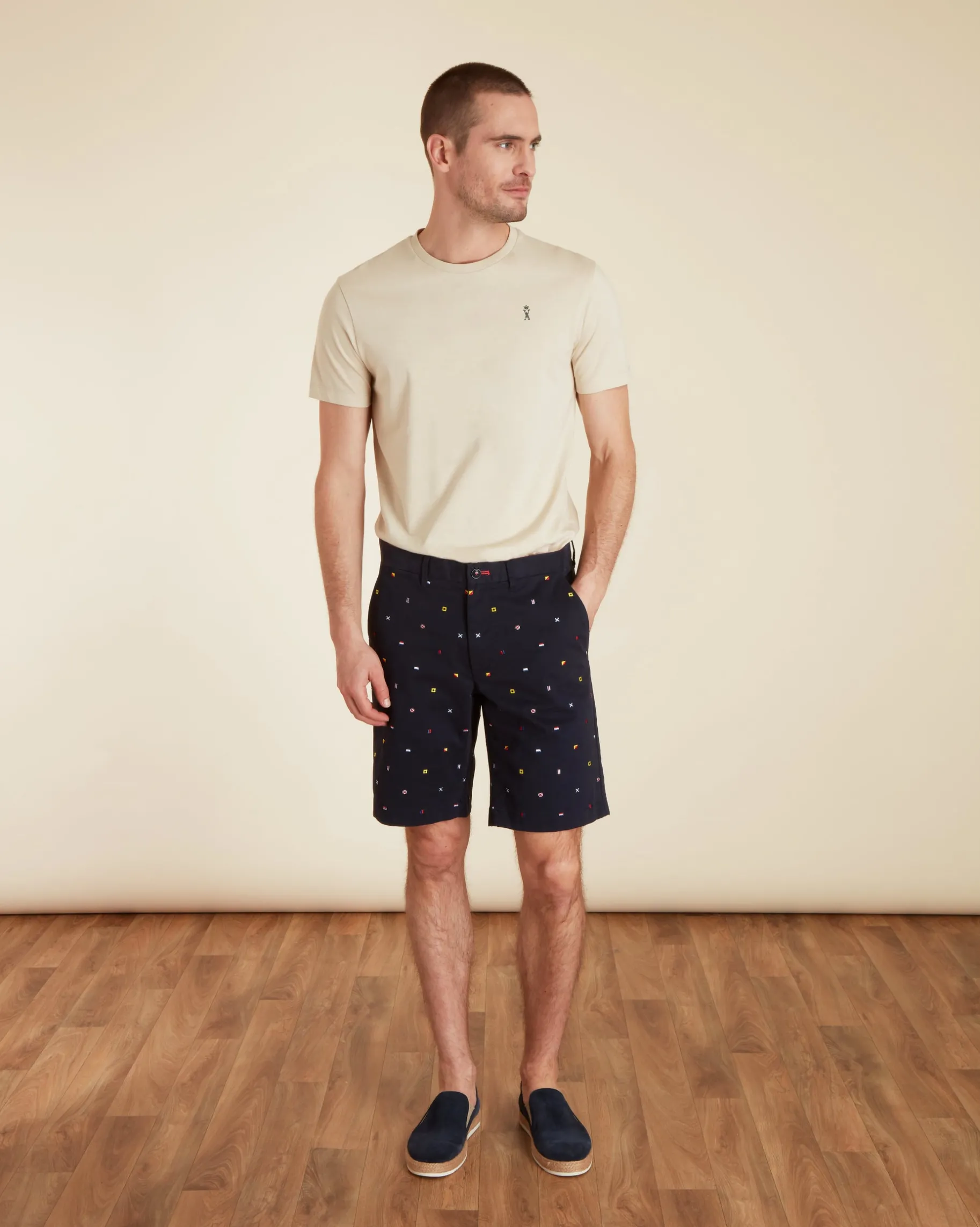 Homme Vicomte A Bermudas^Bermuda à broderies